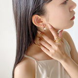 ムーンパールイヤリング (両耳用)