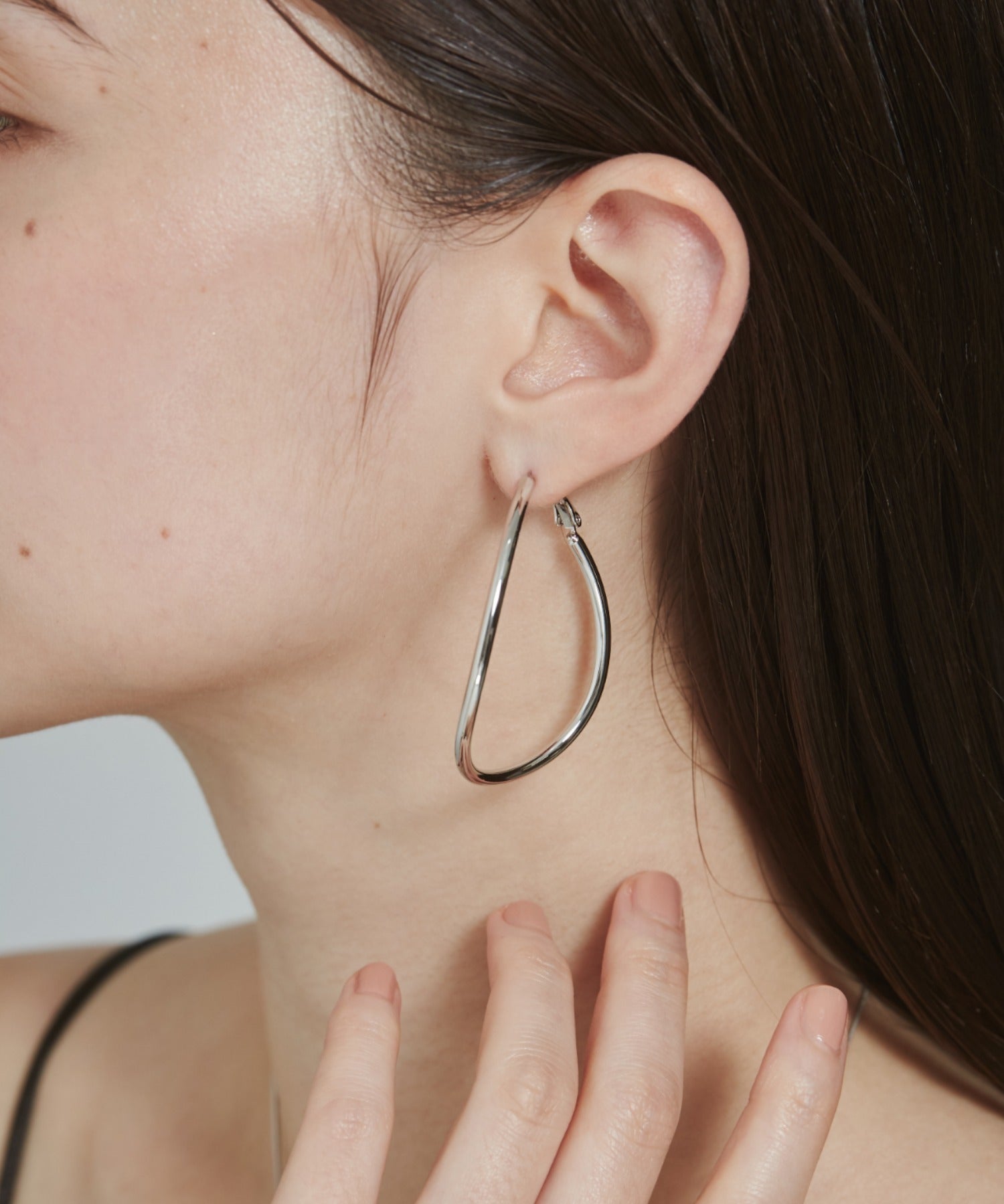 ciite' シーテ ピアス（両耳用） 大ぶり立体オーバルフープピアス (両耳用) シルバー FREE