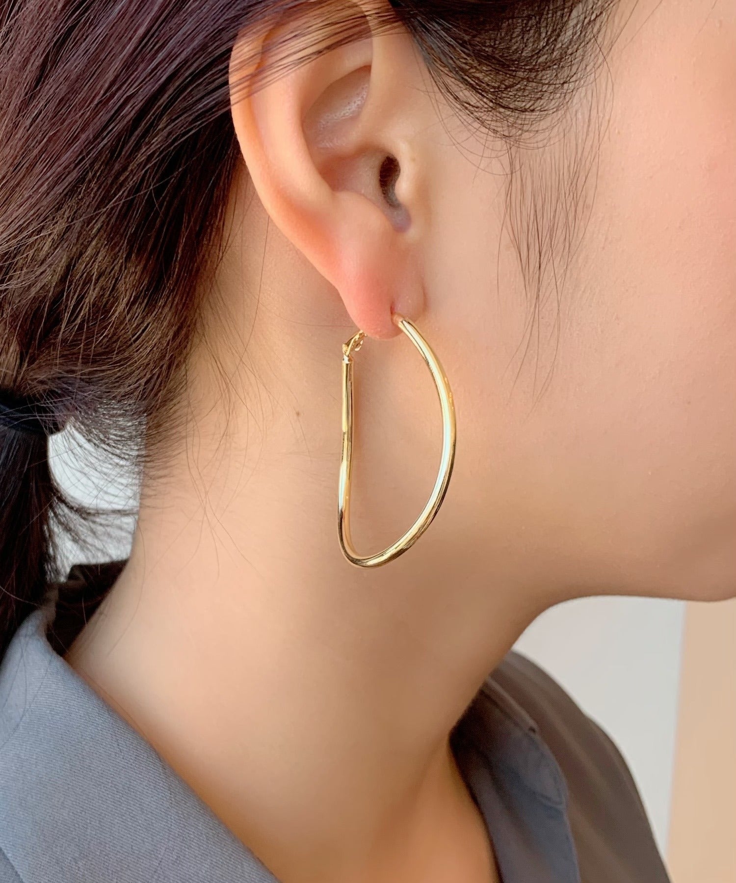 ciite' シーテ ピアス（両耳用） 大ぶり立体オーバルフープピアス (両耳用)