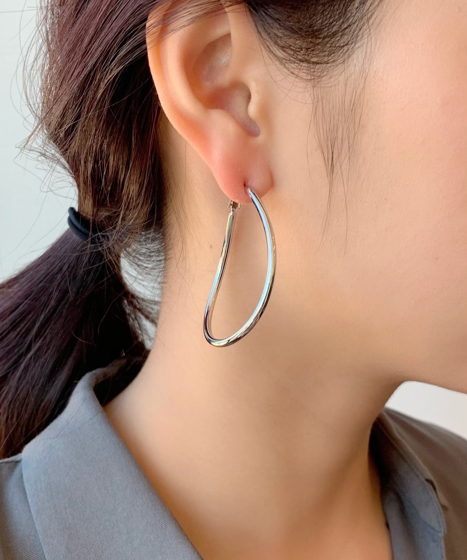 ciite' シーテ ピアス（両耳用） 大ぶり立体オーバルフープピアス (両耳用)