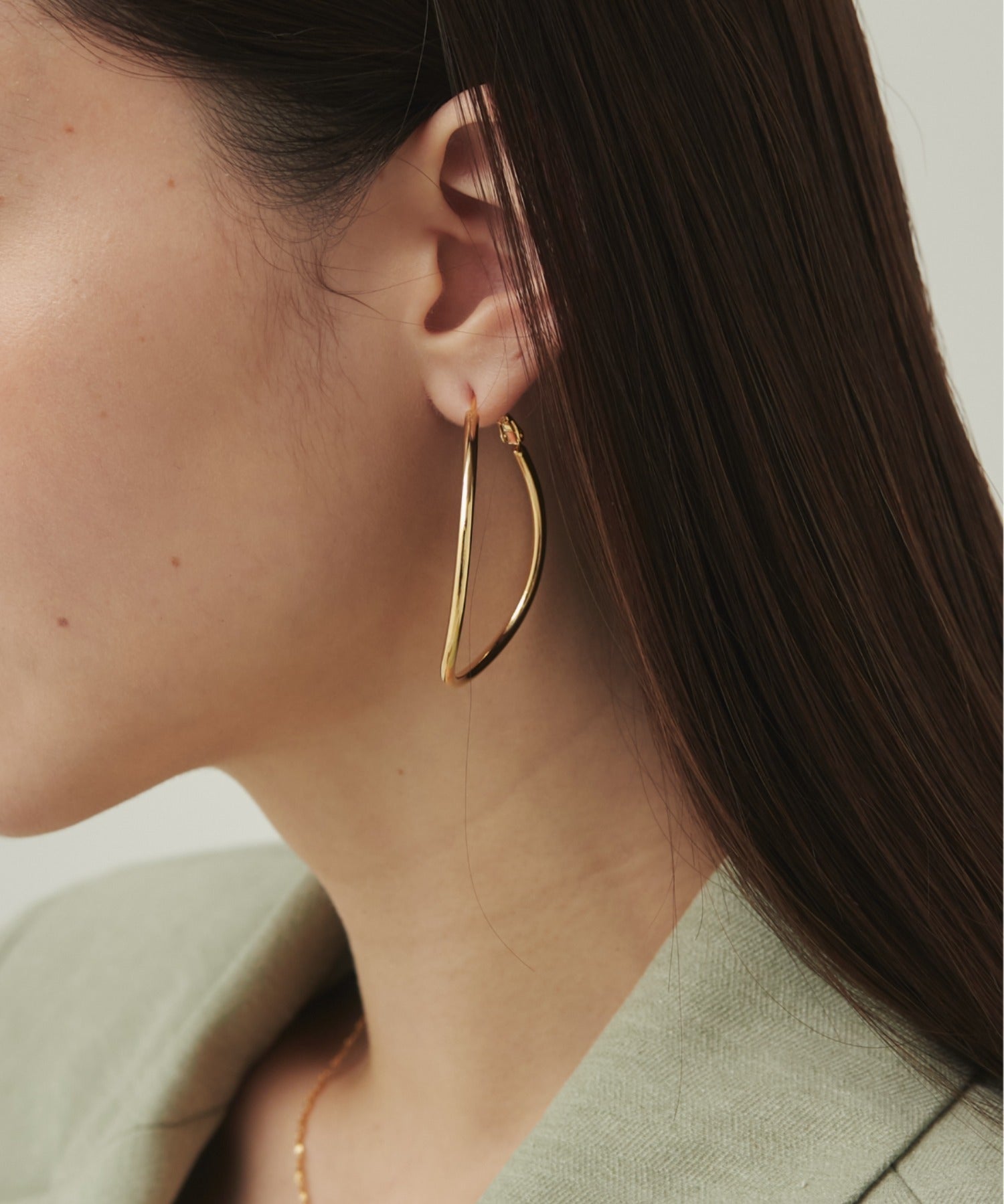 ciite' シーテ ピアス（両耳用） 大ぶり立体オーバルフープピアス (両耳用)