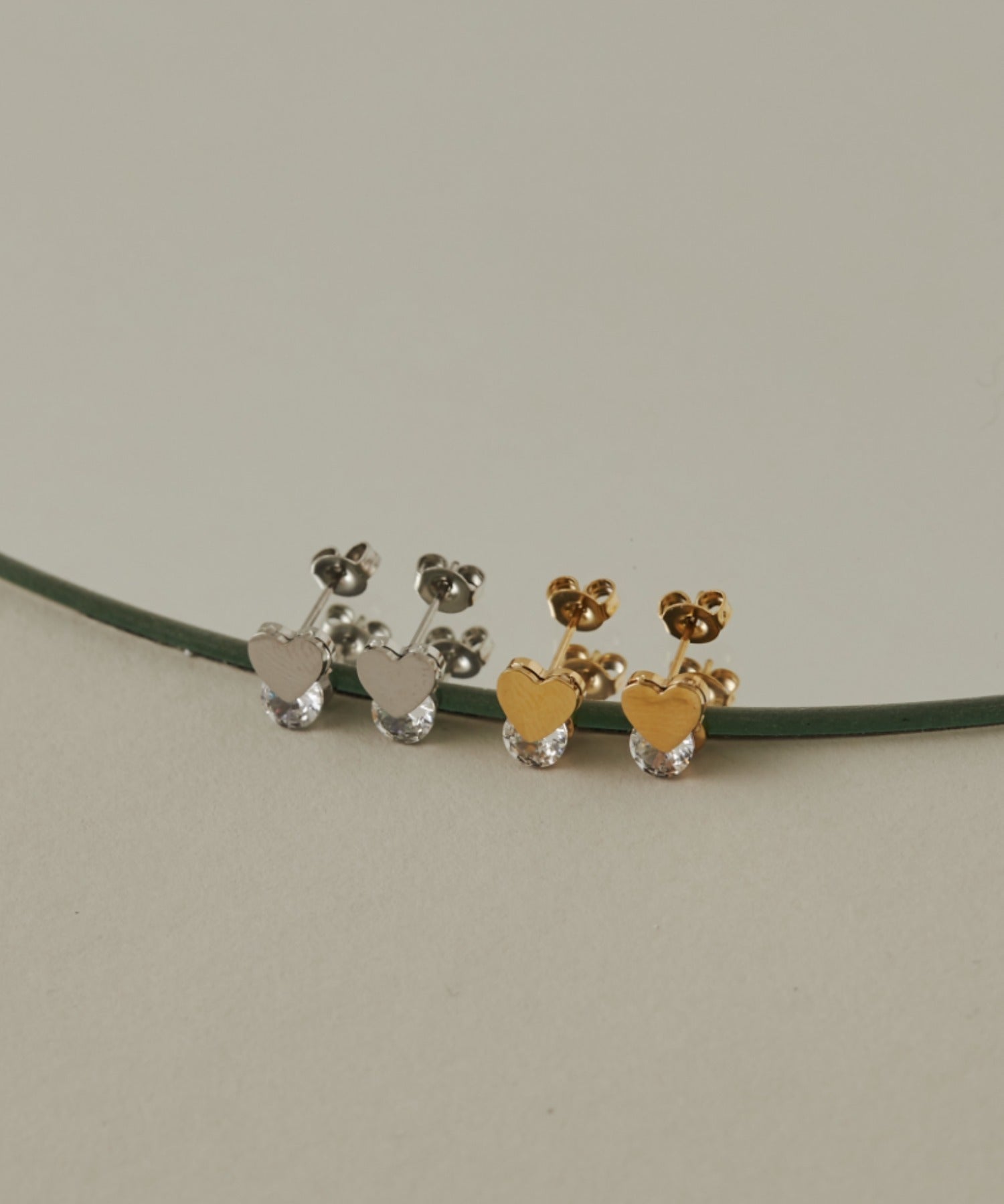 ciite' シーテ ピアス（両耳用） 【 金属アレルギー対応 】 ハートビジューピアス サージカルステンレス (両耳用)