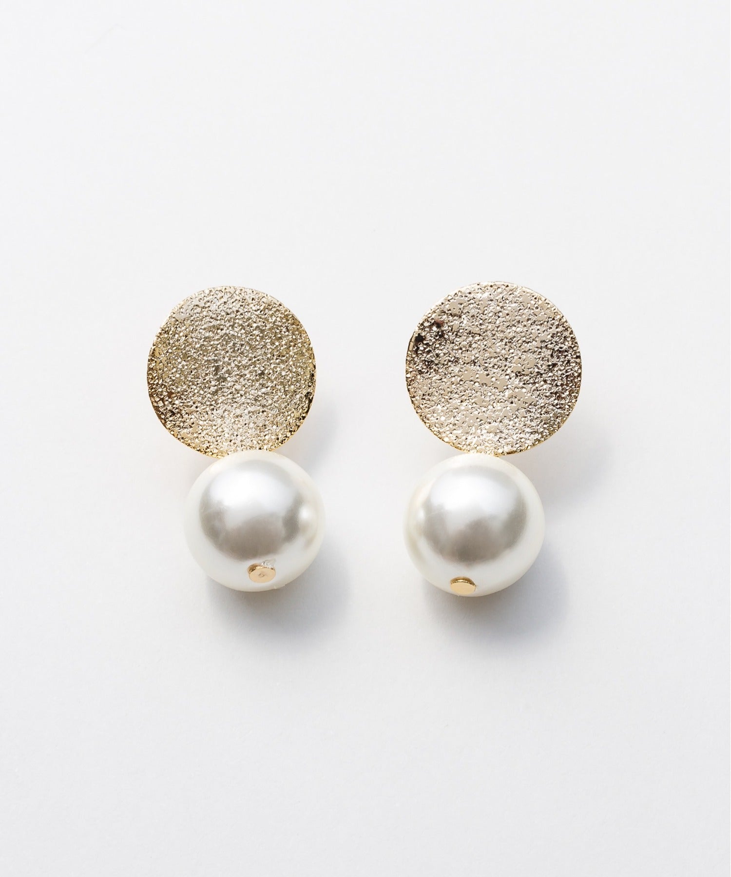 ciite' シーテ ピアス（両耳用） 梨地プレート × パールピアス (両耳用)