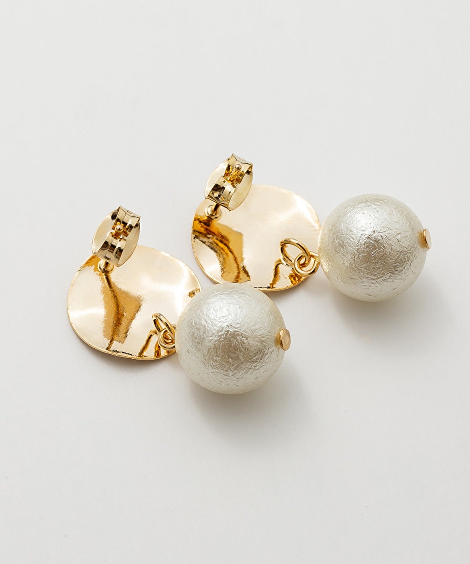 ciite' シーテ ピアス（両耳用） 梨地プレート × パールピアス (両耳用)