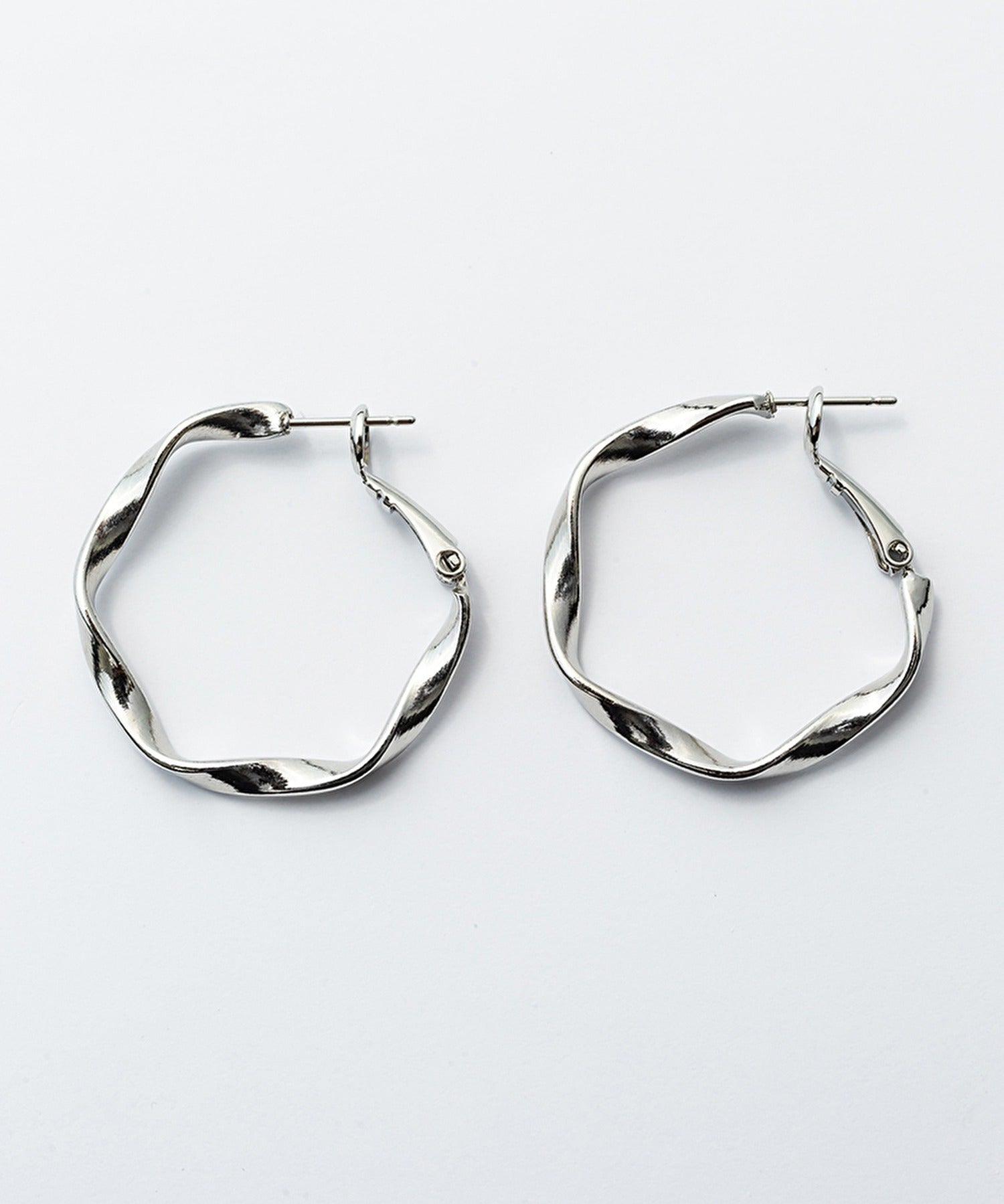 ciite' シーテ ピアス（両耳用） ねじりフープピアス (両耳用)