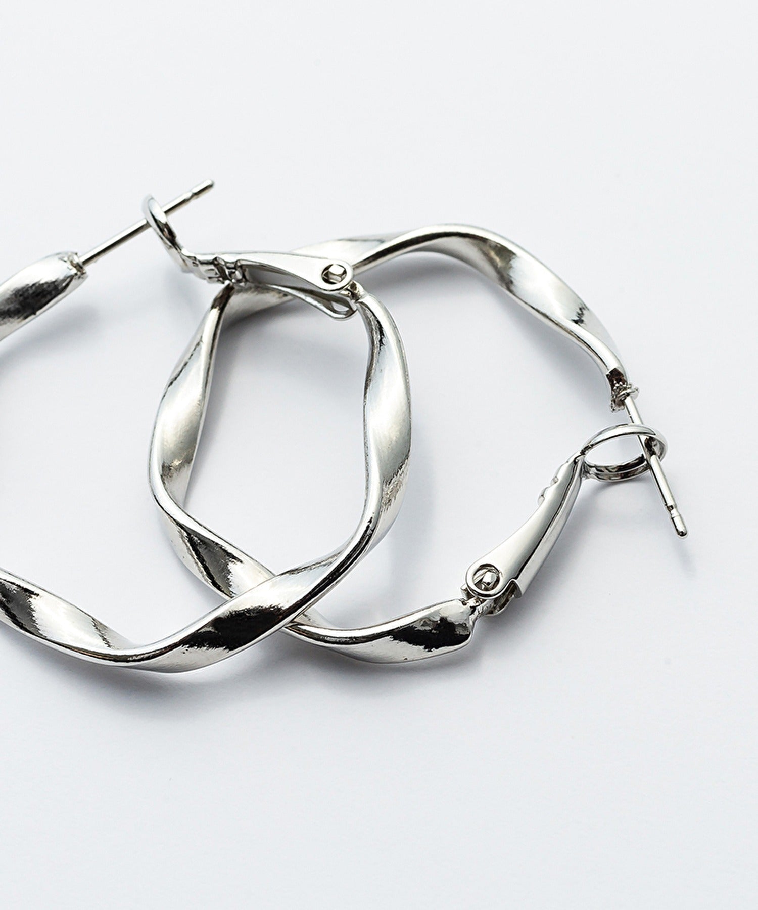 ciite' シーテ ピアス（両耳用） ねじりフープピアス (両耳用)