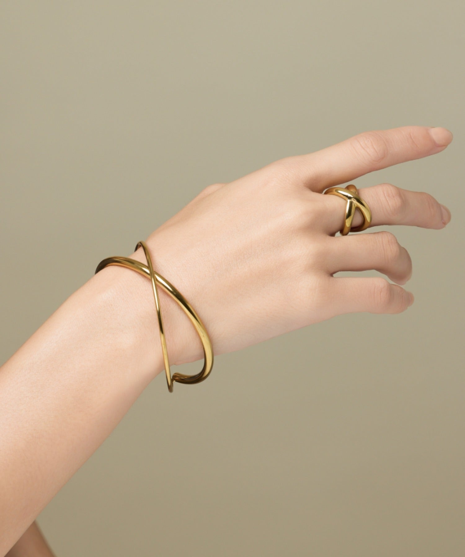 ciite' シーテ ブレスレット 【 金属アレルギー対応 】 クロスバングル サージカルステンレス ゴールド FREE