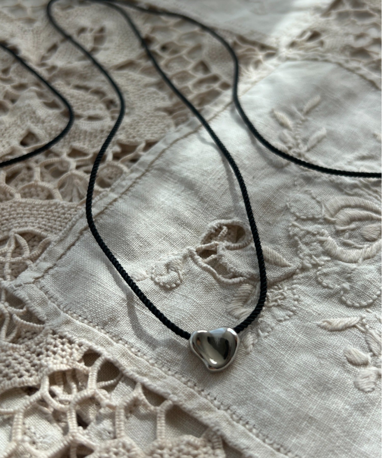 ciite' シーテ チョーカー 変形ハートメタルコードチョーカー