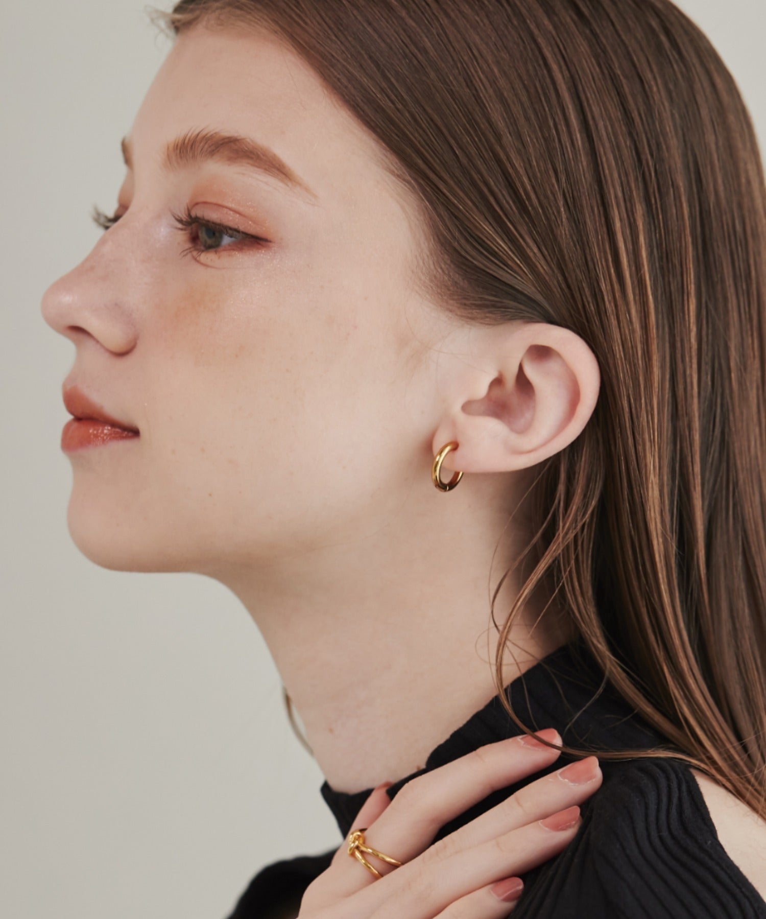 Amazon |  女性用フラットバックイヤリング、上品なゴールドフラットバックイヤリング、14Kゴールド軟骨イヤリング低刺激性チタンイヤリングセット、複数のピアススモールフープイヤリング彼女へのギフト。,  銅 イエローゴールド キュービックジルコニア, キュービックジルコニア | ピアス 通販 LOYALLOOK 18個 軟骨イヤリング スタッド 女性用 サージカルスチール フラットバック イヤリング カウチ フープ ピアス