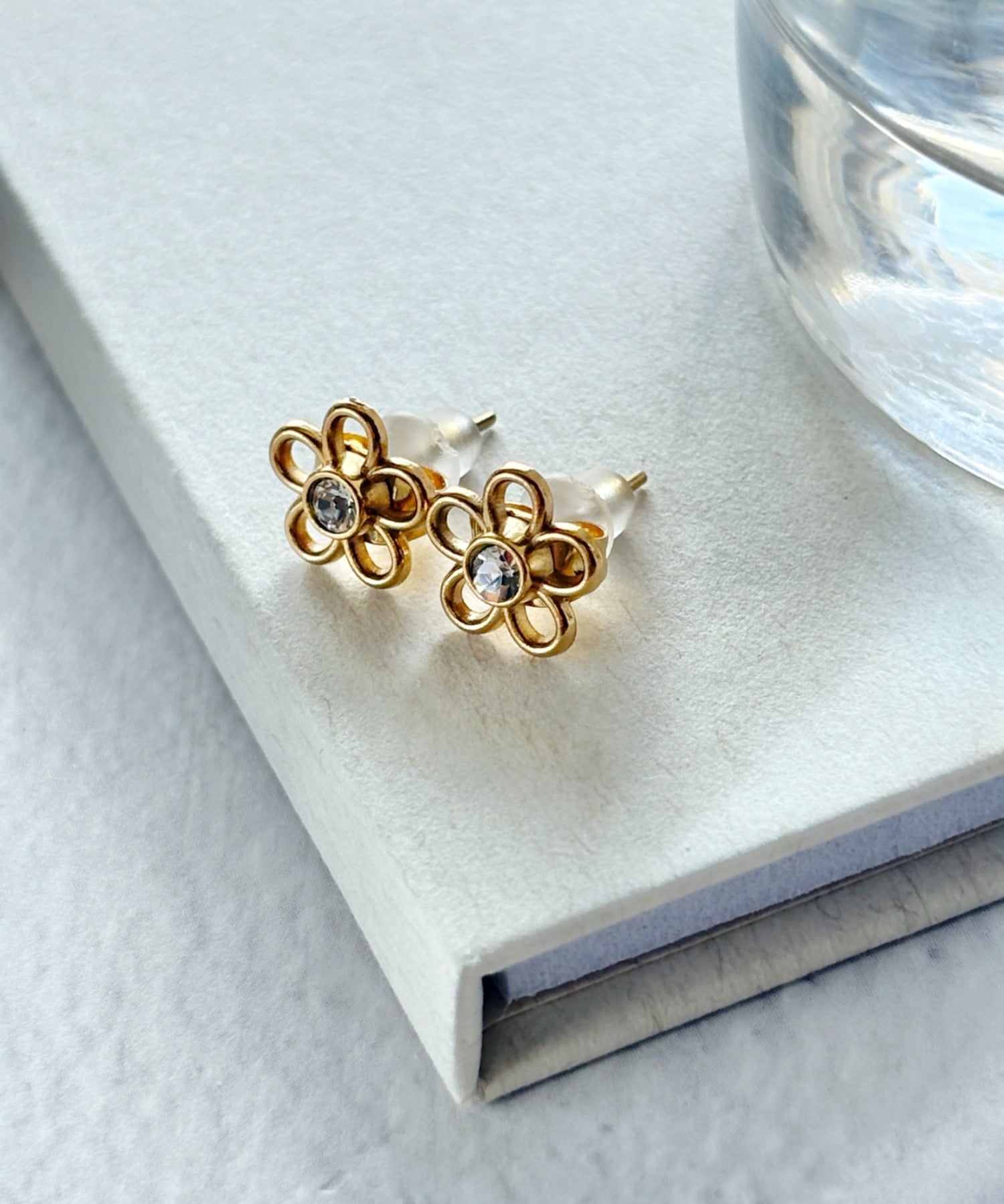 ciite' シーテ ピアス（両耳用） 【 金属アレルギー対応 】ミニフラワービジューピアス サージカルステンレス（両耳用）