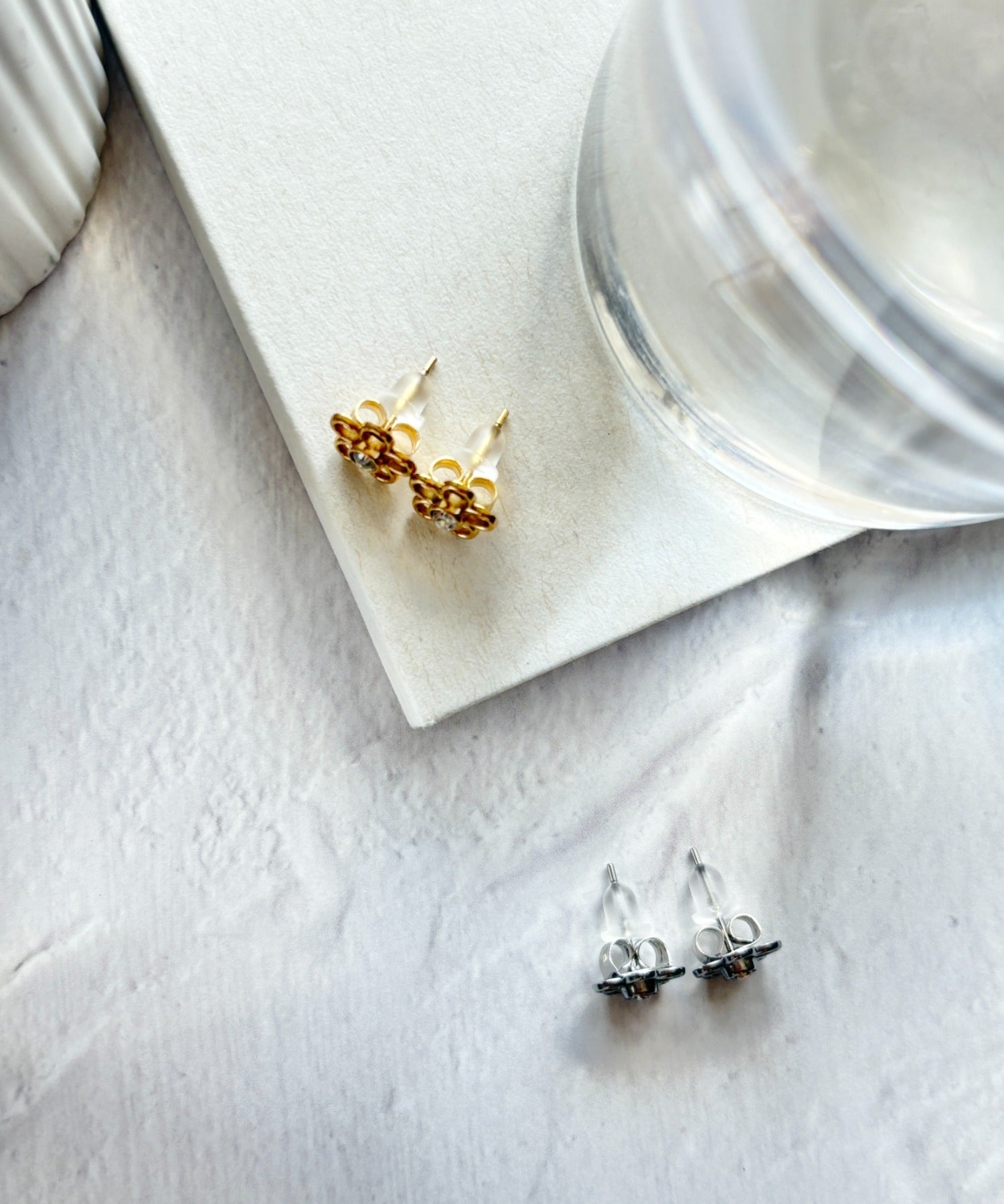 ciite' シーテ ピアス（両耳用） 【 金属アレルギー対応 】ミニフラワービジューピアス サージカルステンレス（両耳用）