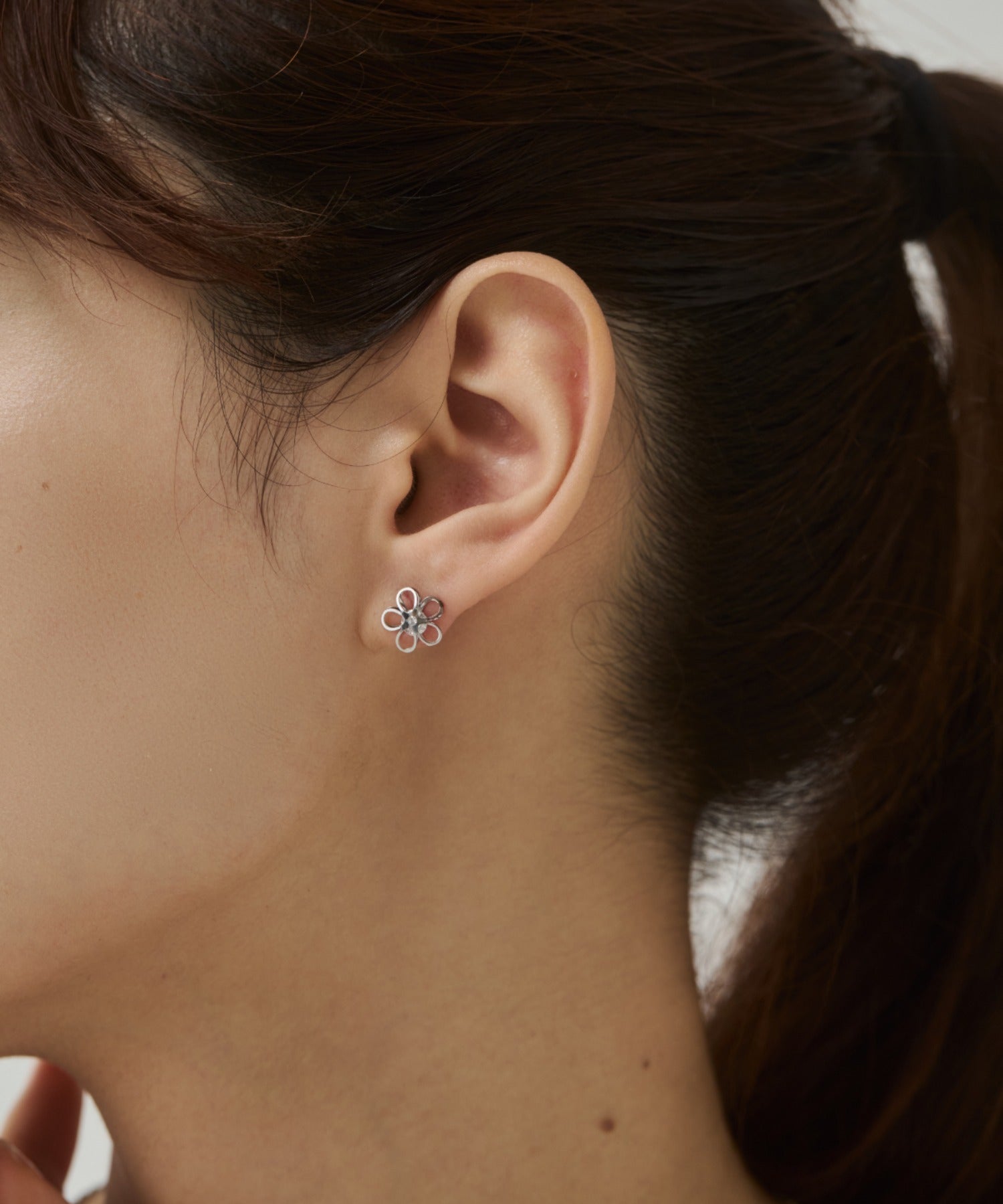 ciite' シーテ ピアス（両耳用） 【 金属アレルギー対応 】ミニフラワービジューピアス サージカルステンレス（両耳用）