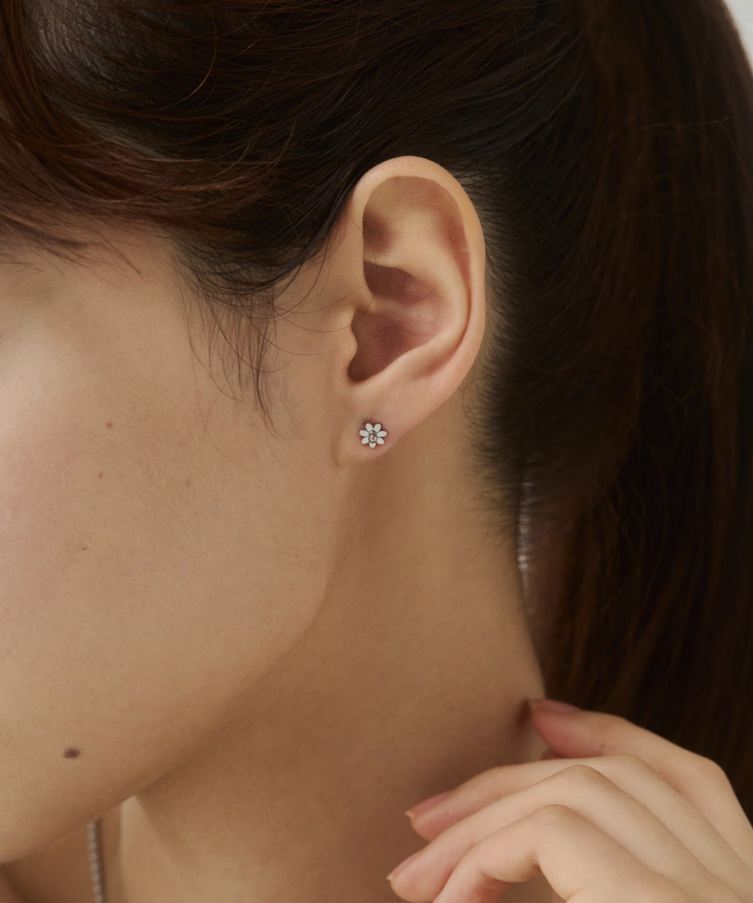 ciite' シーテ ピアス（両耳用） 【 金属アレルギー対応 】デイジーフラワー ミニピアス サージカルステンレス（両耳用）