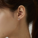 ciite' シーテ ピアス（両耳用） 【 金属アレルギー対応 】デイジーフラワー ミニピアス サージカルステンレス（両耳用）