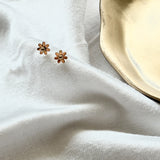 ciite' シーテ ピアス（両耳用） 【 金属アレルギー対応 】デイジーフラワー ミニピアス サージカルステンレス（両耳用）