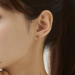 ciite' シーテ ピアス（両耳用） 【 金属アレルギー対応 】デイジーフラワー ミニピアス サージカルステンレス（両耳用）