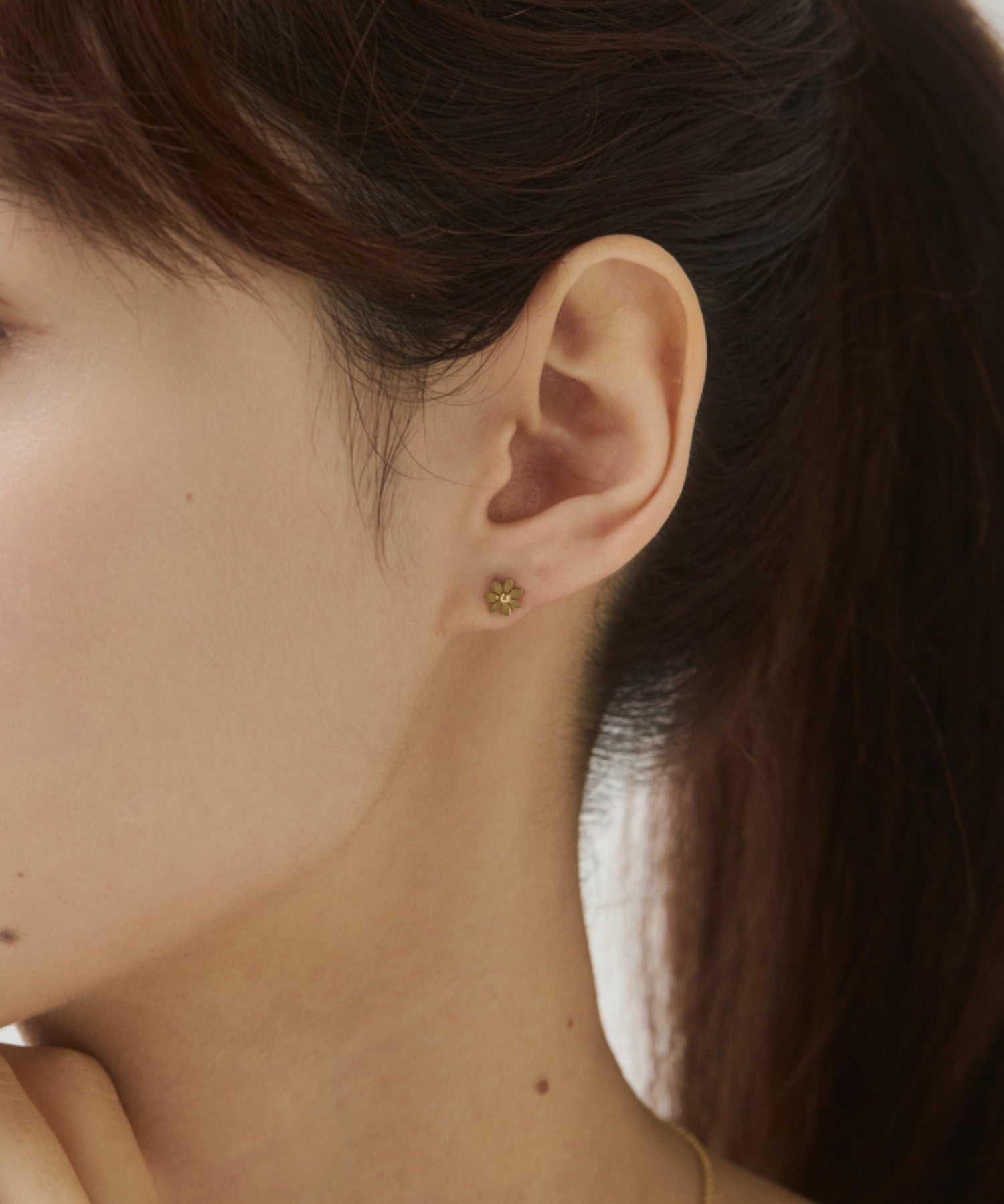 ciite' シーテ ピアス（両耳用） 【 金属アレルギー対応 】デイジーフラワー ミニピアス サージカルステンレス（両耳用）