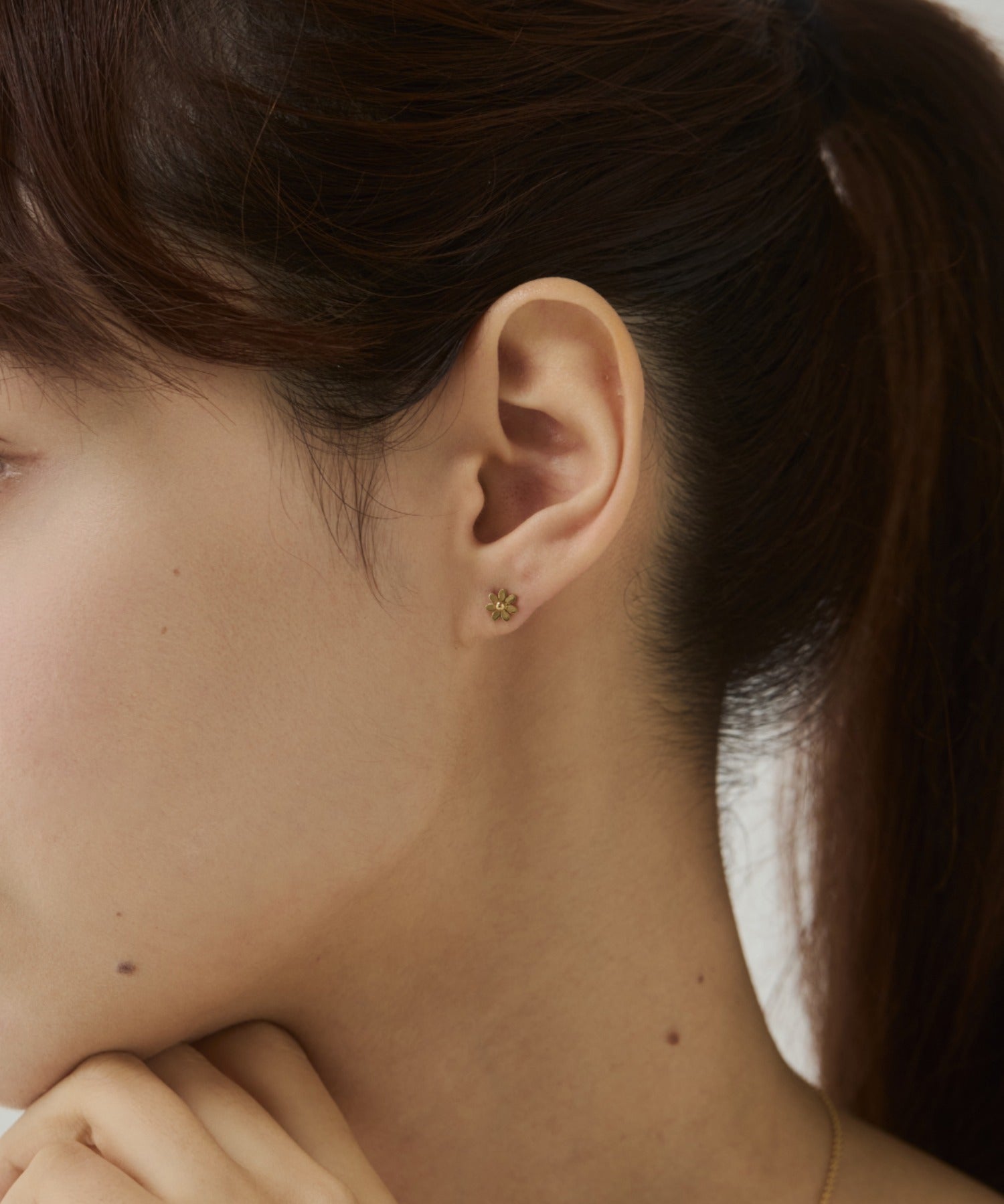 ciite' シーテ ピアス（両耳用） 【 金属アレルギー対応 】デイジーフラワー ミニピアス サージカルステンレス（両耳用）