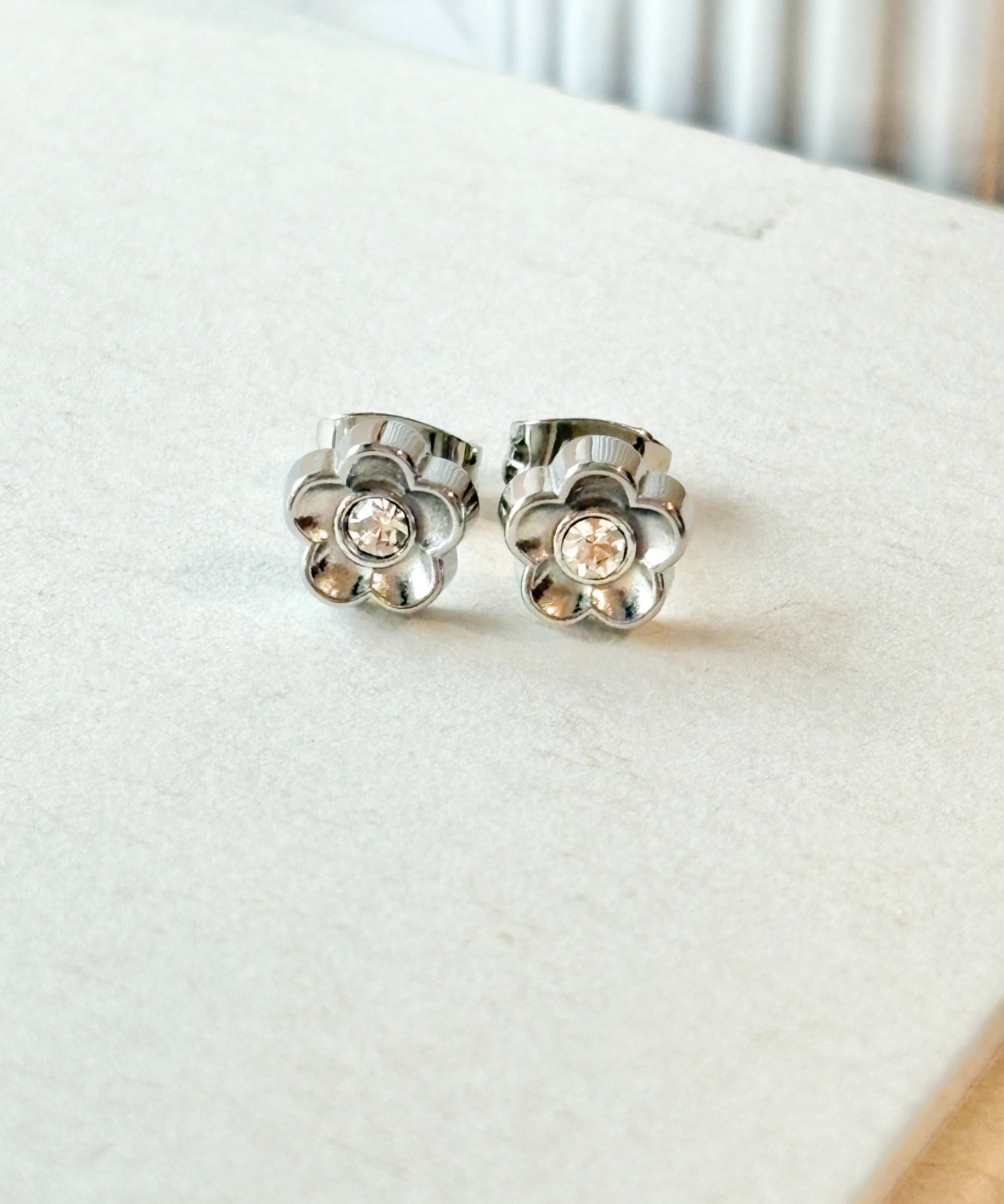 ciite' シーテ ピアス（両耳用） 【 金属アレルギー対応 】フラワービジュー ミニピアス サージカルステンレス（両耳用）