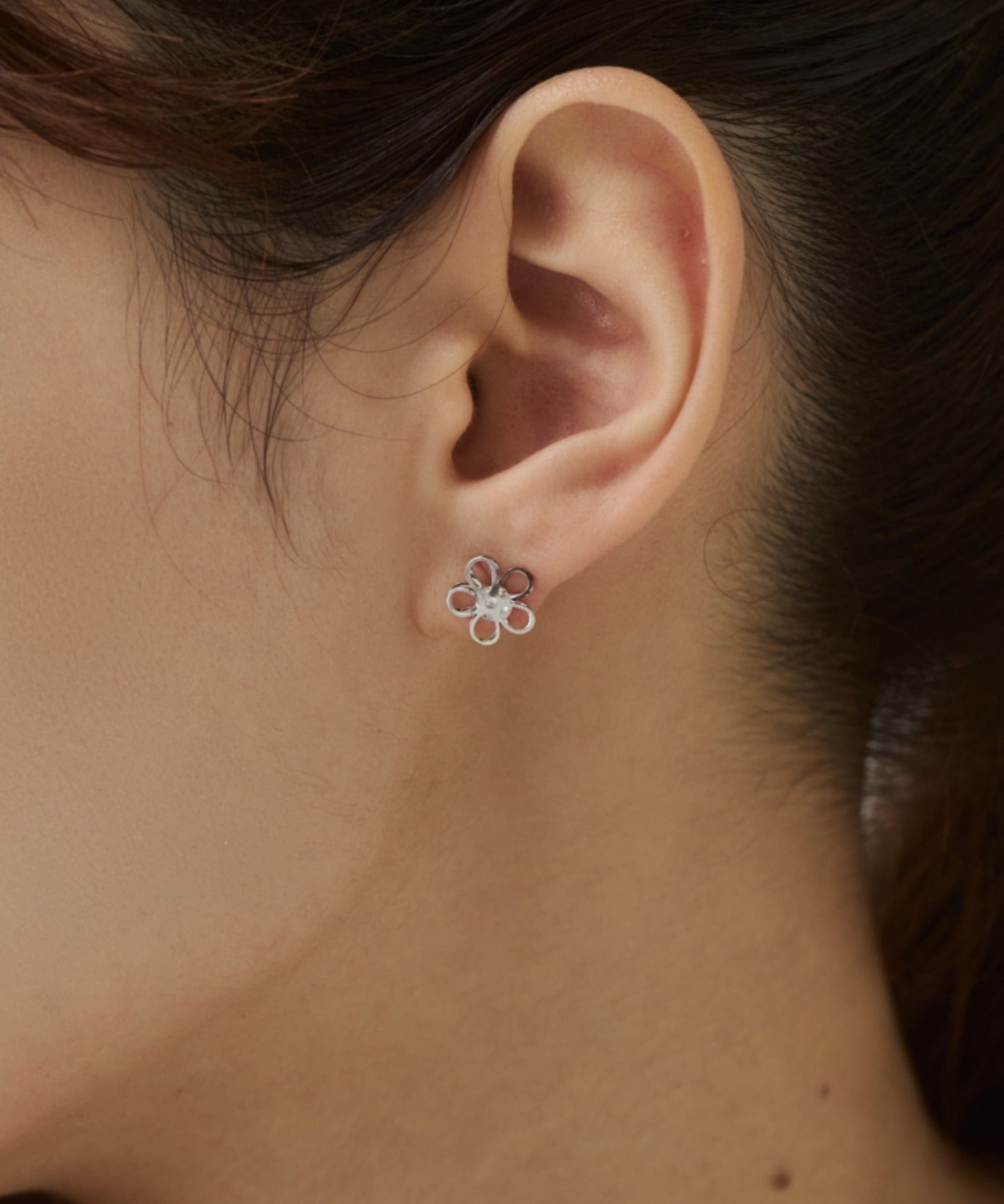 ciite' シーテ ピアス（両耳用） 【 金属アレルギー対応 】ミニフラワービジューピアス サージカルステンレス（両耳用） シルバー FREE