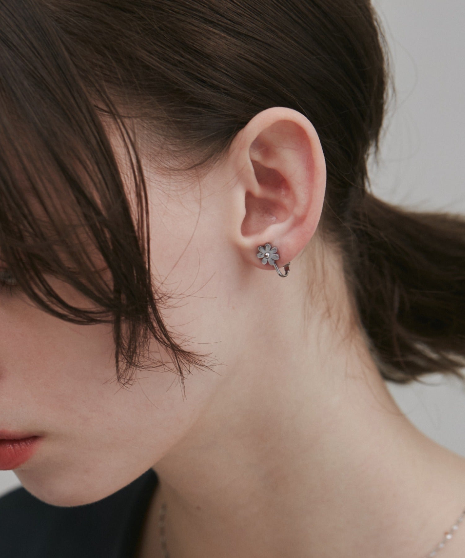 ciite' シーテ イヤリング 【 金属アレルギー対応 】 フラワーモチーフ イヤリング サージカルステンレス (両耳用) シルバー FREE