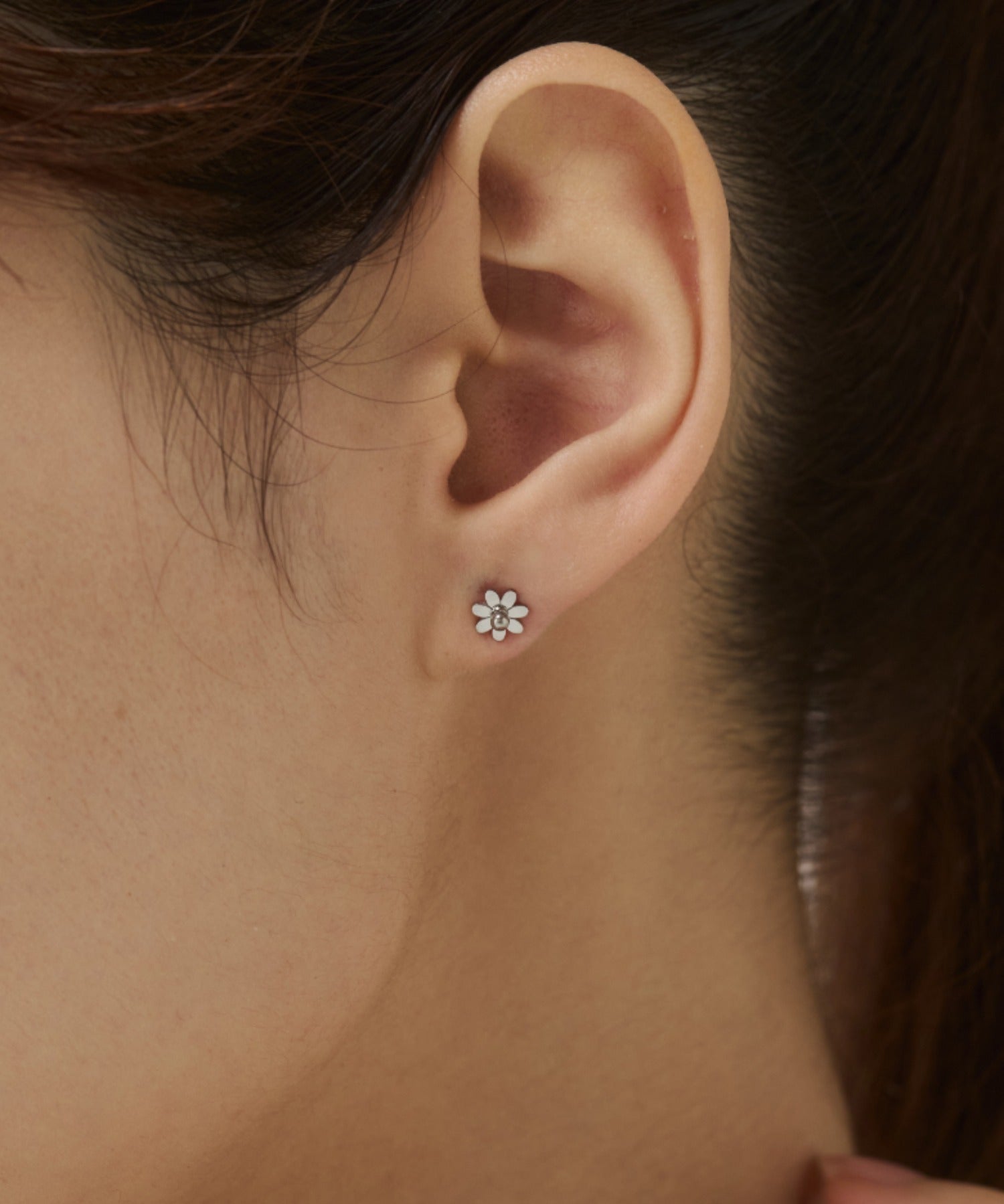 ciite' シーテ ピアス（両耳用） 【 金属アレルギー対応 】デイジーフラワー ミニピアス サージカルステンレス（両耳用） シルバー FREE